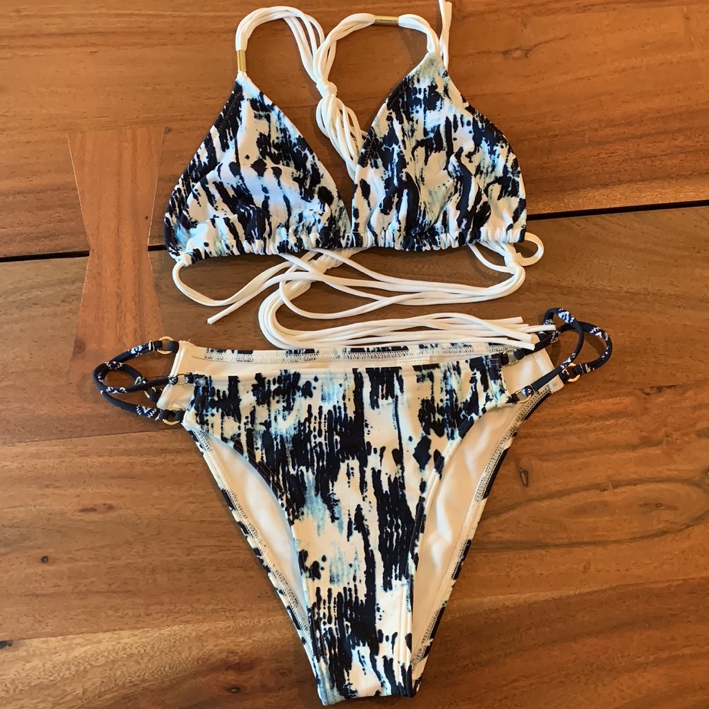 Abercrombie bikini set Top L bottom M